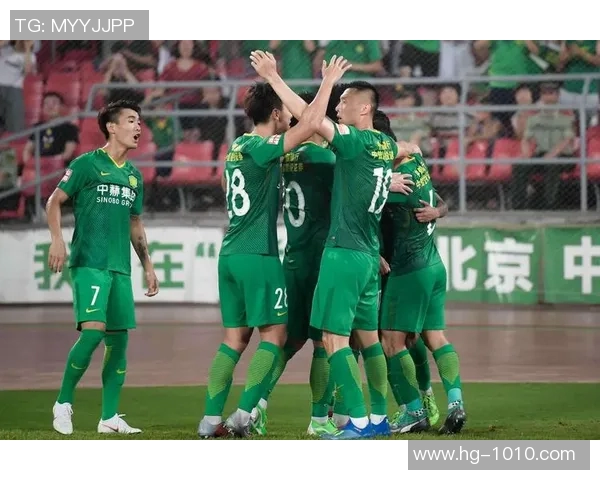 河南足球队焕发新生力北京国安队展现百变雄风